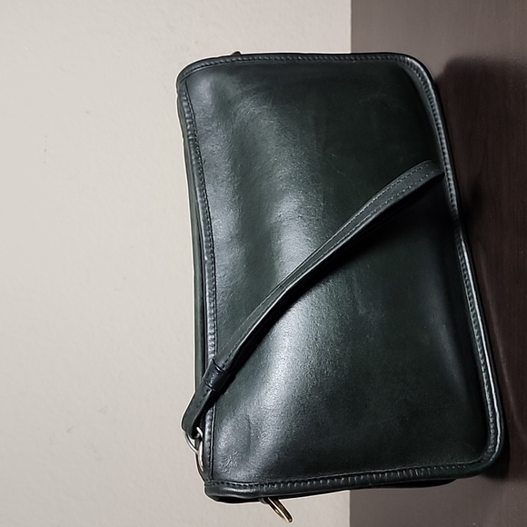 Coach Handbags - Vintage Coach Forest Green Basic Bag #9455